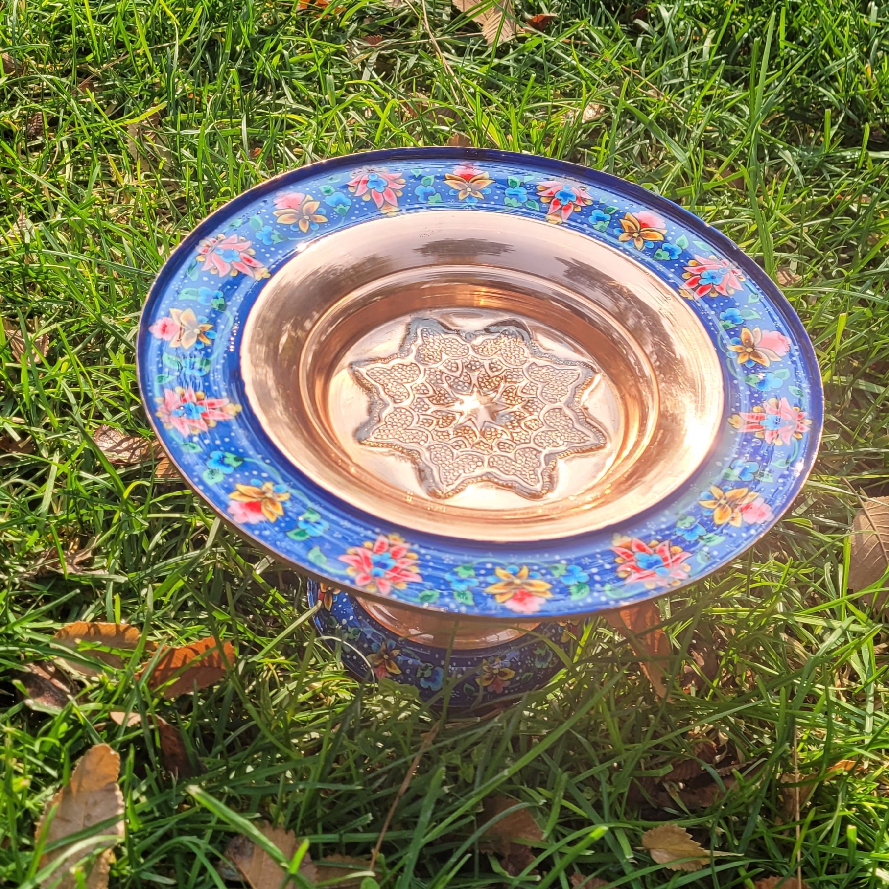 شیرینی خوری مس و پرداز رنگ آبی سایز 25 با کف قلمزنی