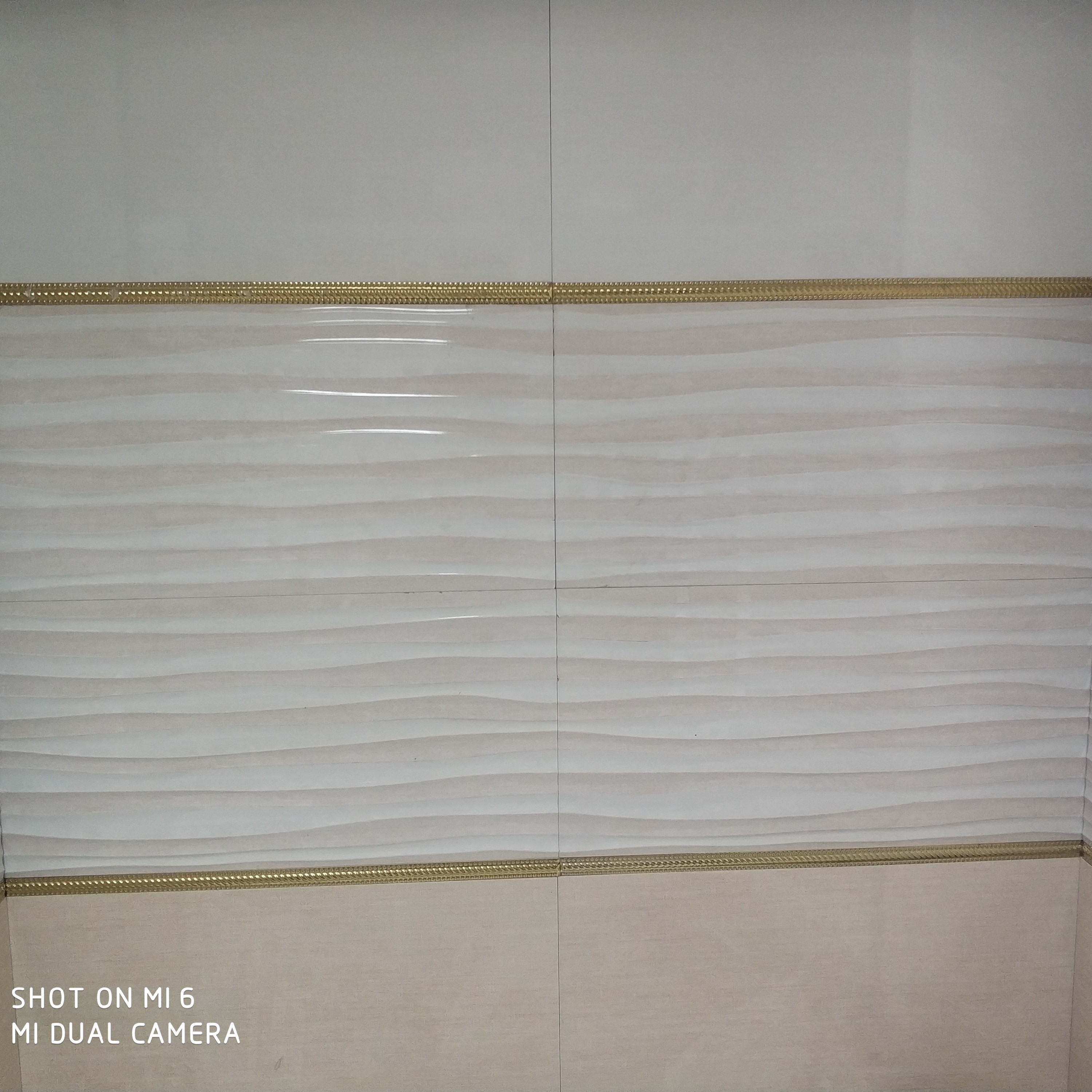 کاشی فریال روشن و تیره شرکت طوس سایز 30.60