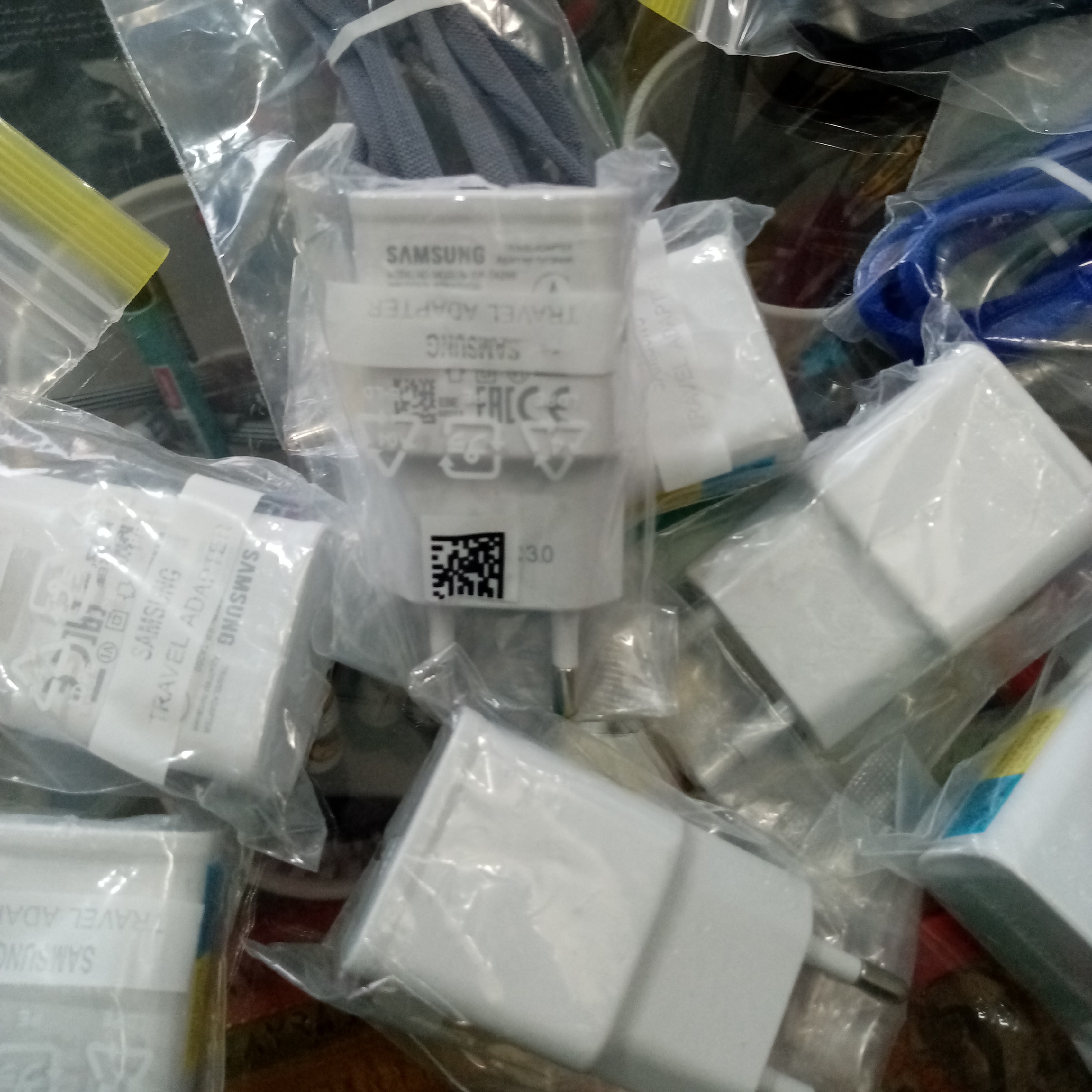 شارژر و کابل شارژر 