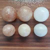 گوی ماساژ  نمک لوت در رنگ ها و اندازه های مختلف