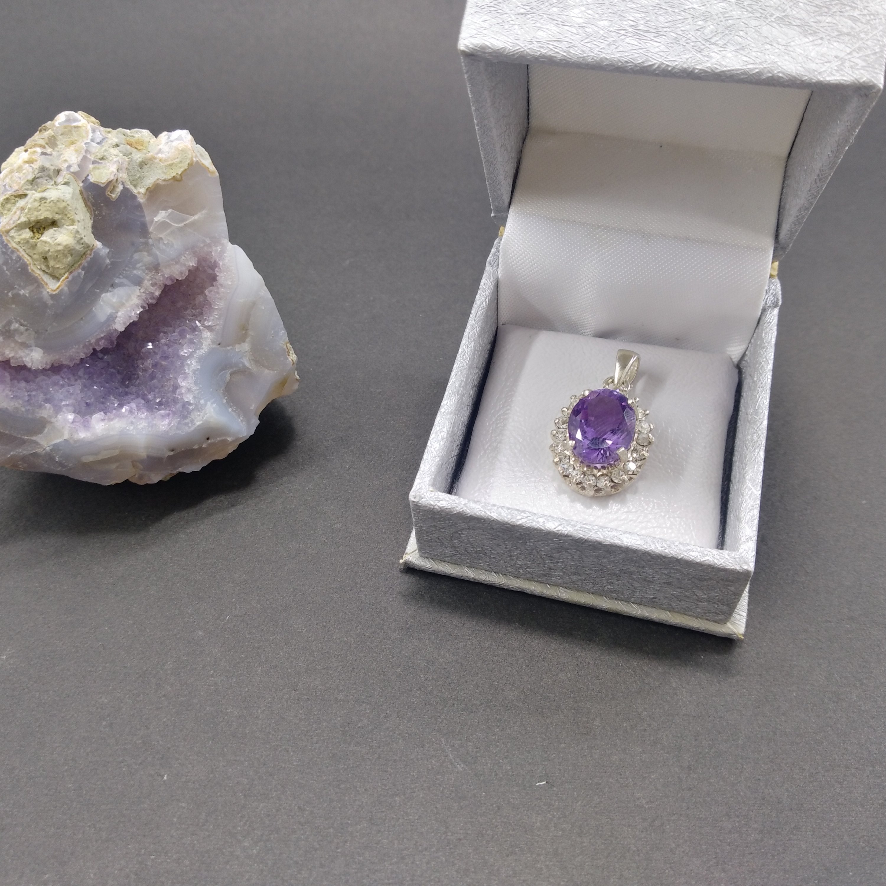 آویز آمیتسیت طبیعی با رکاب نقره 925