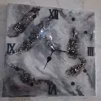 ساعت چهارگوش رزین