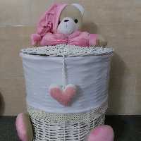 سبد لباس کودک سایز بزرگ  جنس مخمل وبافت حصیری پر  و کیفیت بالا خرس نانان مخمل اکسسوری هیوادگالری