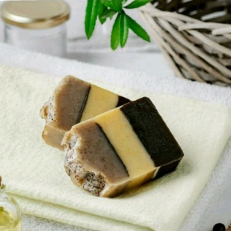 صابون (تخصصی)دستساز انار وقهوه پاکننده قوی پوست ،ضد چین وچروک 120گرمی