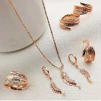 نیمست پر فوق العاده شیک بدلیجات  برند ثمینا دستبند گوشواره انگشتر