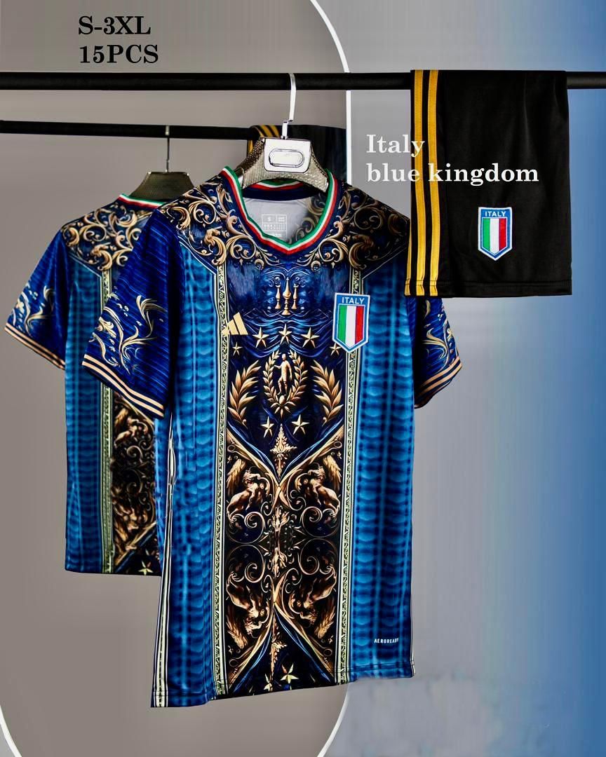 کیت تیم ملی فوتبال ایتالیا کانسپت پادشاهی (پیراهن شورت) ورژن هواداری