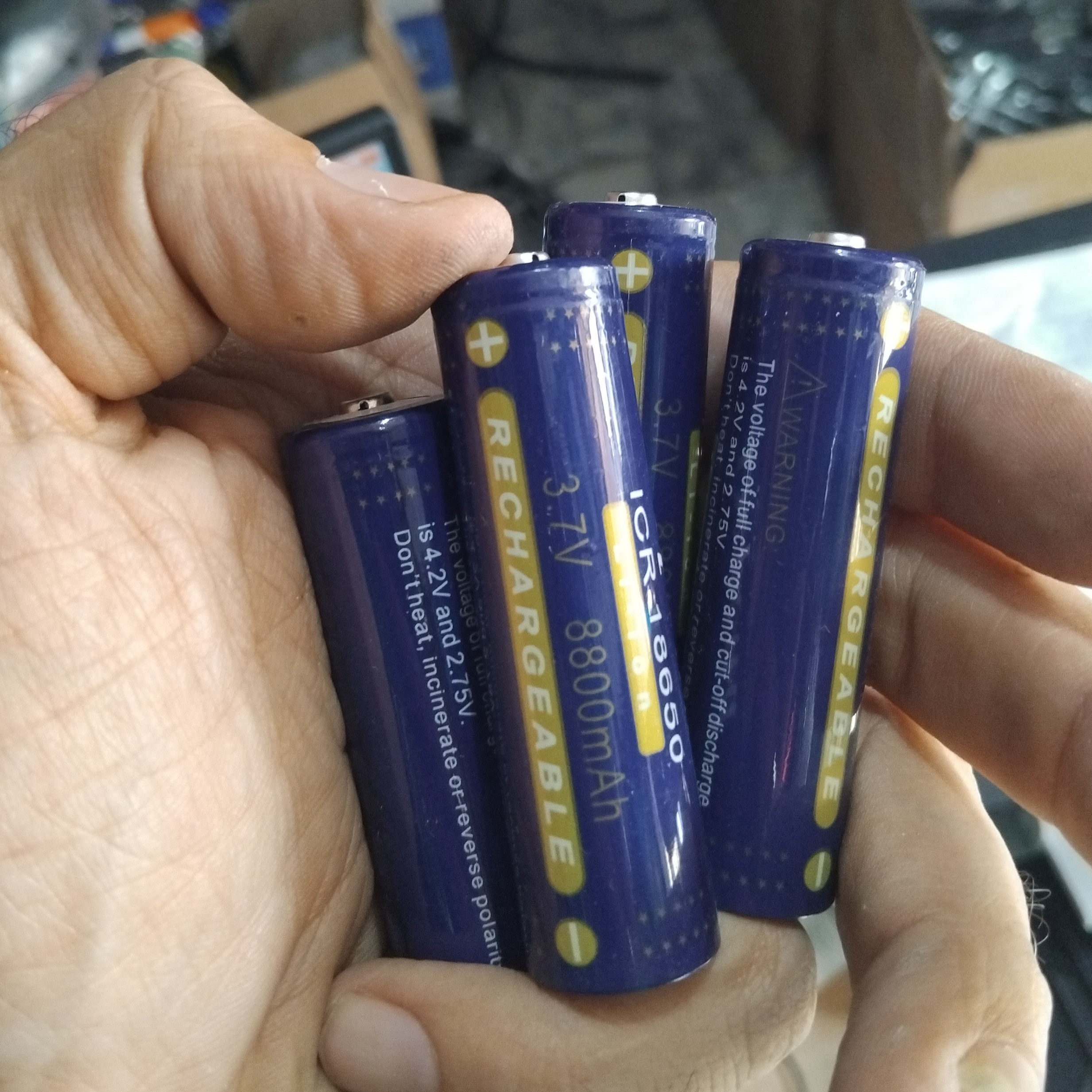 باطری پلیسی 3.7ولت 18650 نوک دار 8800 میلی امپر