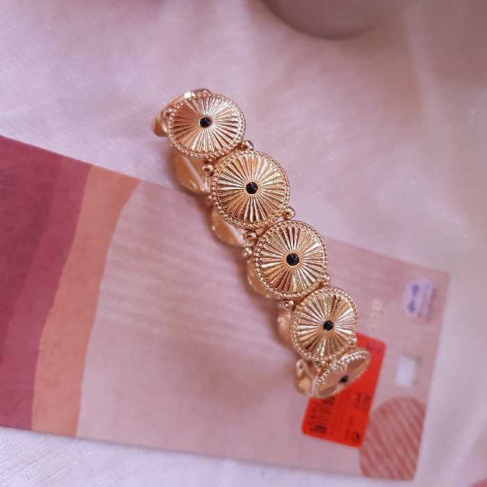 دستبند طلایی بسیار زیبا