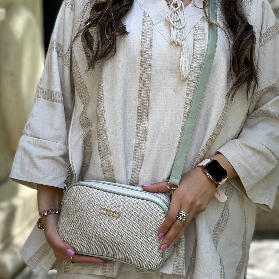 کیف پاسپورتی دوزیپ دستی و دوشی جنس کنفی کد 1190