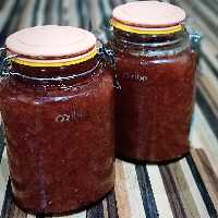 مربا به  خانگی پر ملات صددرصد طبیعی و بهداشتی  قیمت مناسب اطمینان بر عدم شکرک زدن