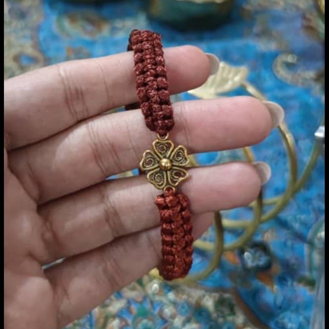 دستبند بافت مدل نشان گل