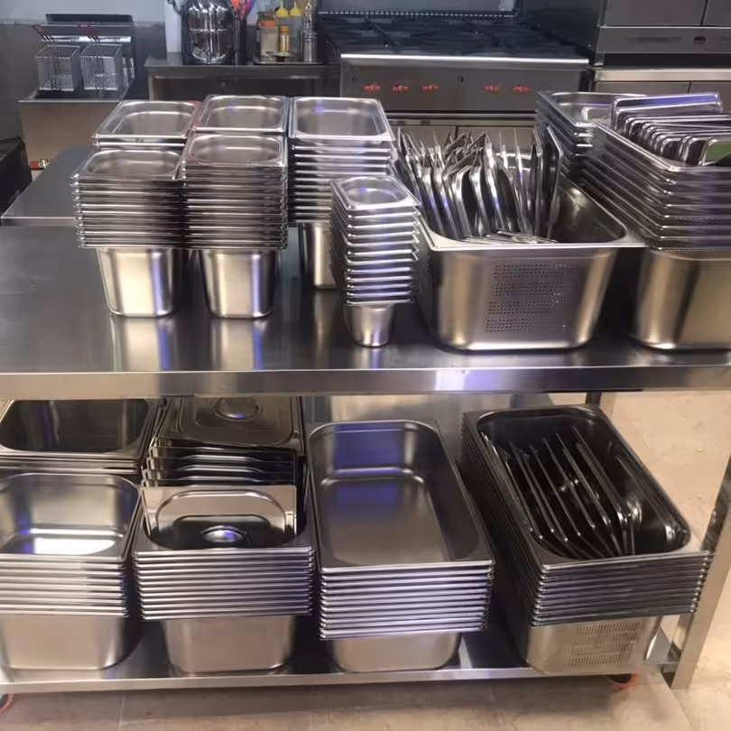 لگن بن ماری 1.1 عمق 15 ضخامت 8  و 6 دهم ، در سه مدل استیل پانچ و تفلون