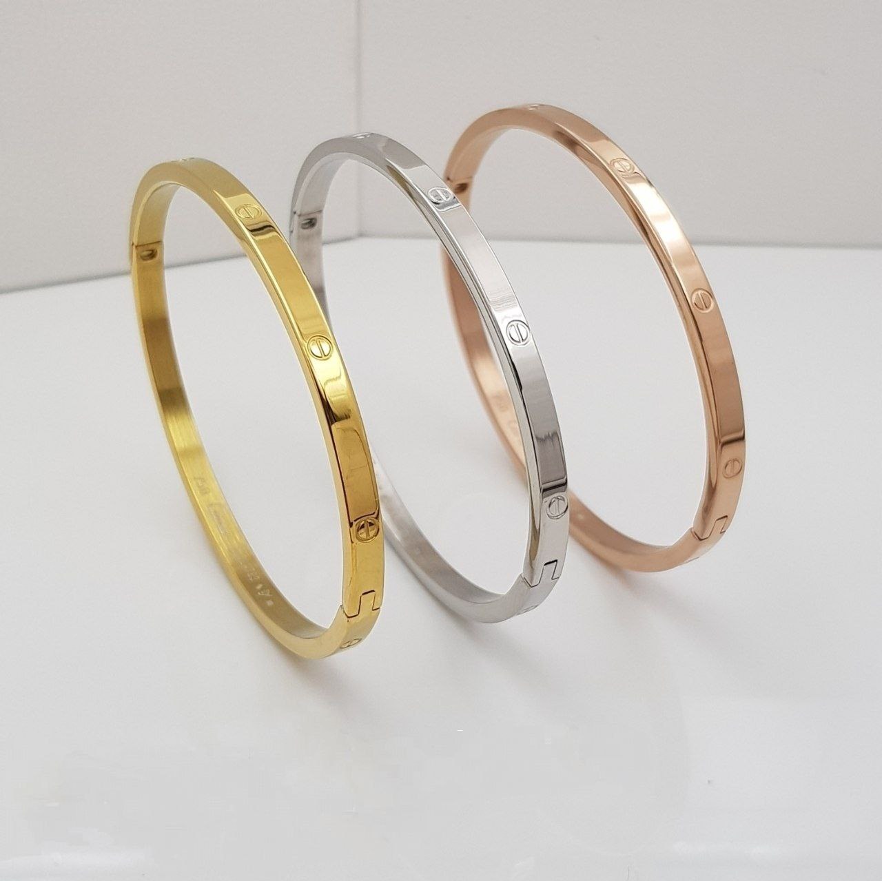 دستبند کارتیر