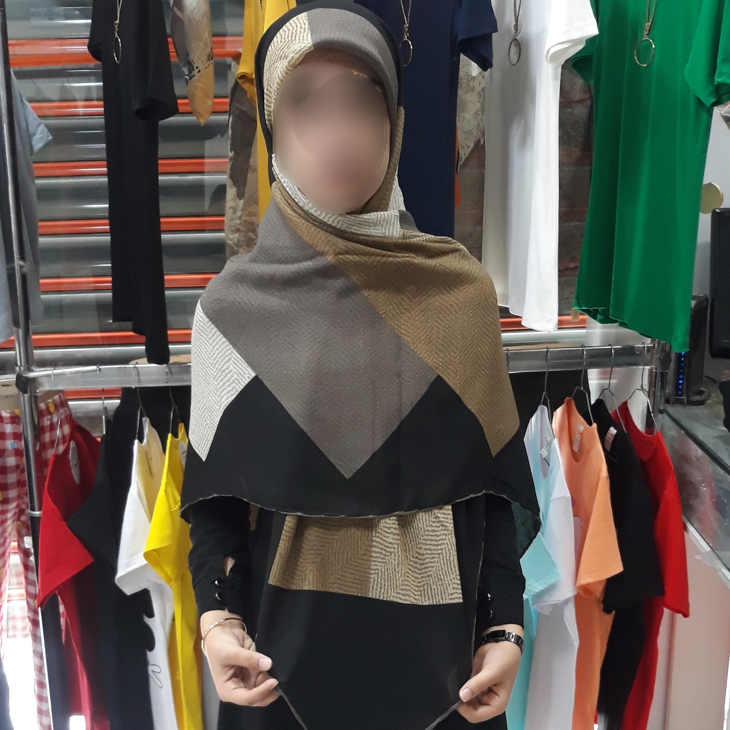 روسری نخی مشکی کرم کد1