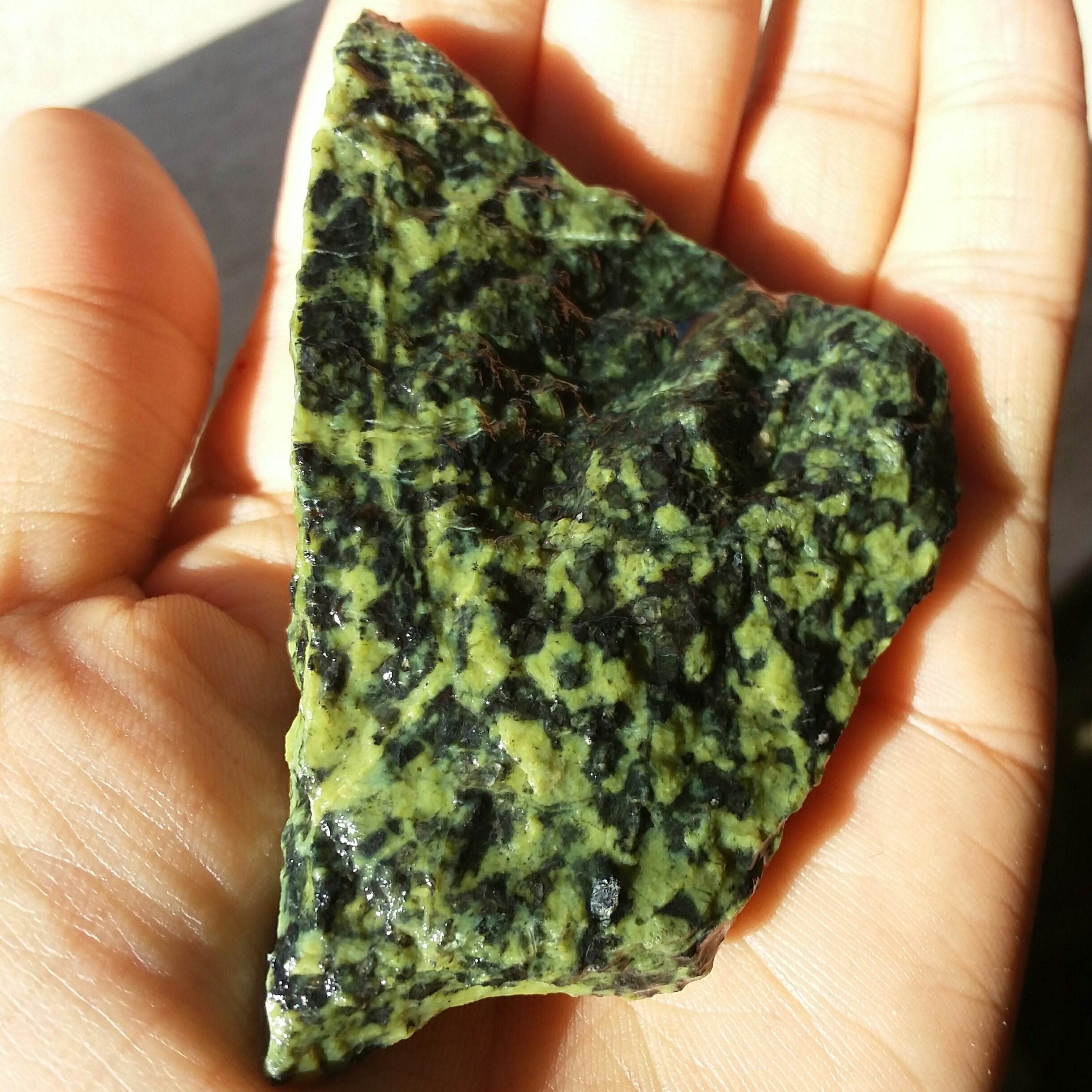 سنگ راف 100 در 100 طبیعی مار سنگ خارق العاده زیبا و تک شاهکار خلقت محششر
با قابلیت ساخت چند نگین دیدنی و خاااص
