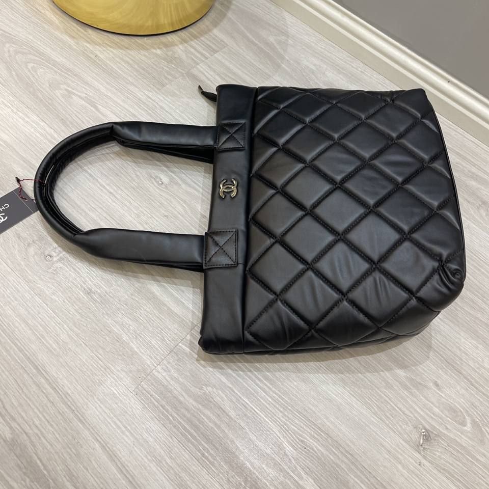 کیف کلاسیک زنانه در رنگ و جنس و مدلهای مختلف کد 3030