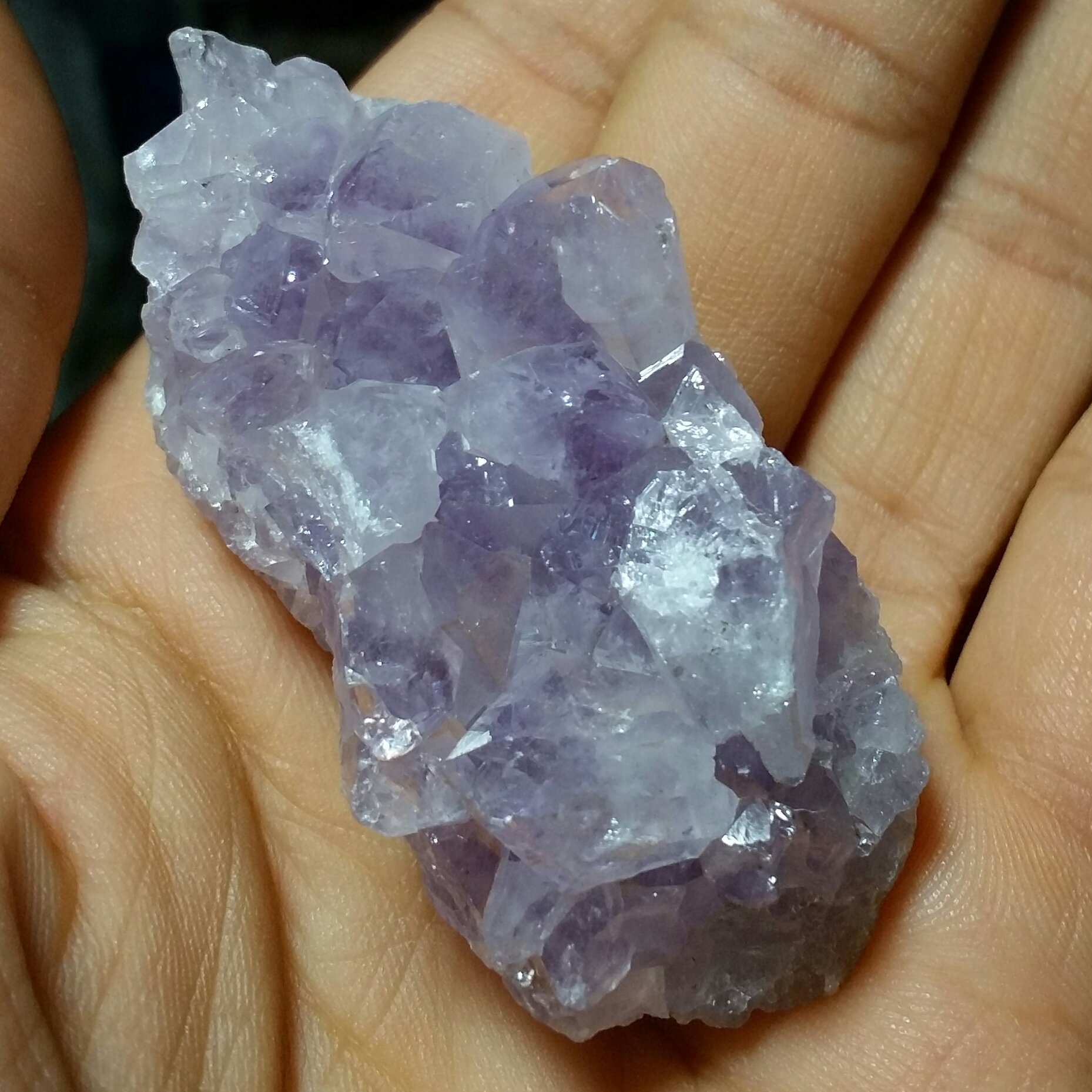 سنگ راف آمتیس بلور درشت بسیاار پر رنگ خارق العاده بسیار زیبا دیدنی کاملا طبیعی شاهکار خلقت خااااص و بی نظیر
کد 7932