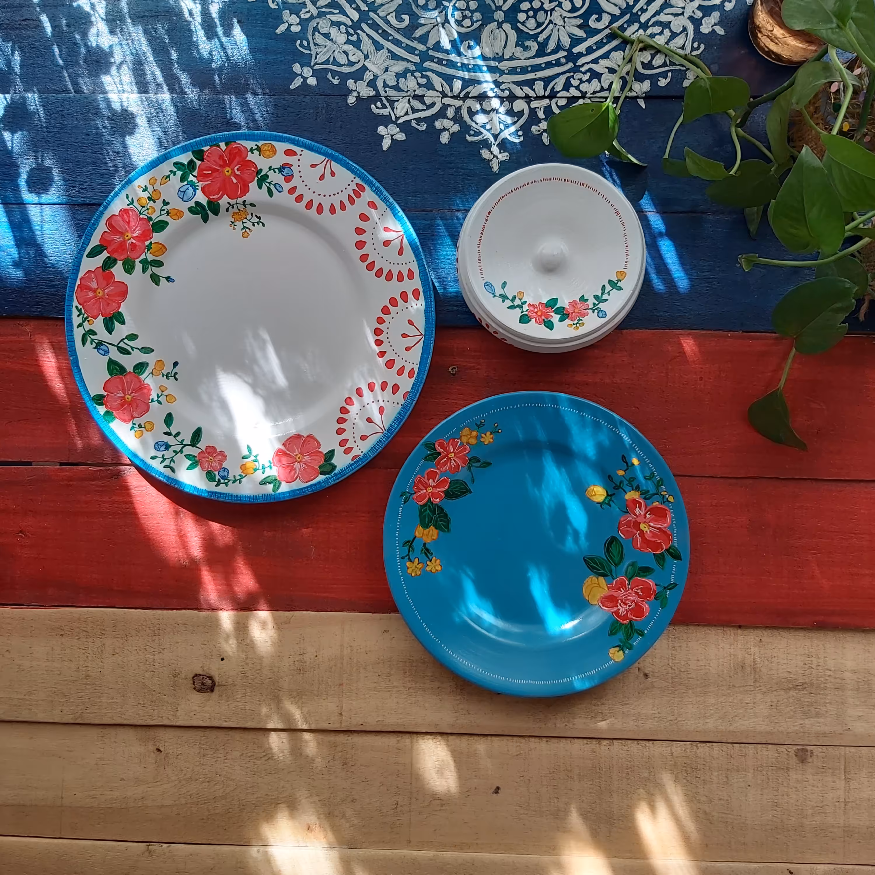 ست دیوارکوب و قندان دکوری قطر25 و 20 و 12 سانتیمتر طراحی شده با دست و رنگ اکریلیک قابل شستشو با اسکاج نرم