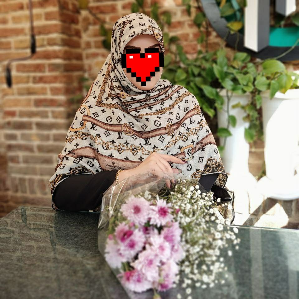 روسری سوپرنخ گارزا درجه یک
  دور دست دوز


