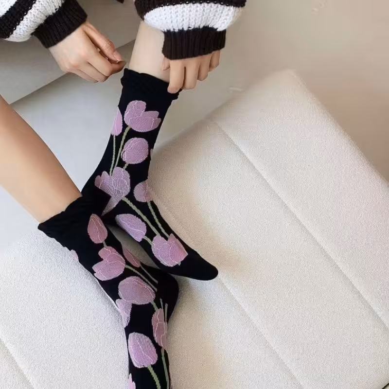 جوراب طرح گل لاله