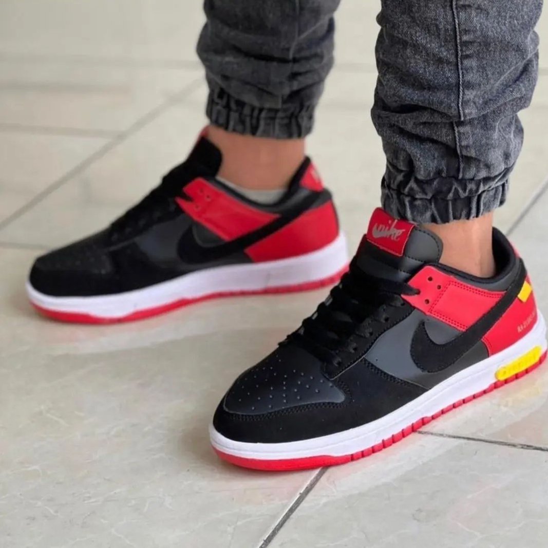 کفش نایک جردن مدل SB dunk low رنگ قرمز و مشکی سفارشی در سایز های 40 تا 44