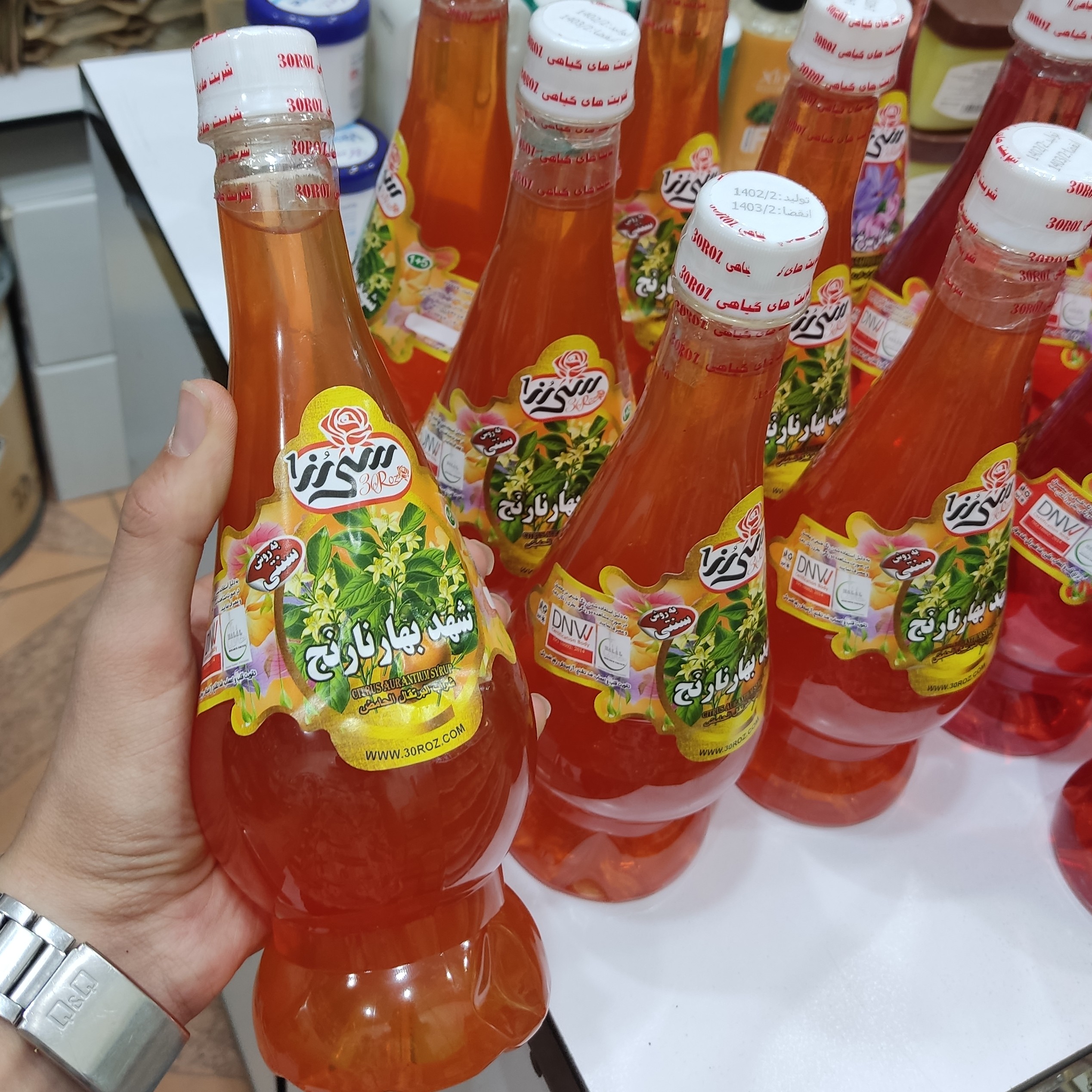 شربت بهارنارنج
وزن خالص 900 گرم
آرامبخش و مقوی اعصاب
ملین،ضد سزطان