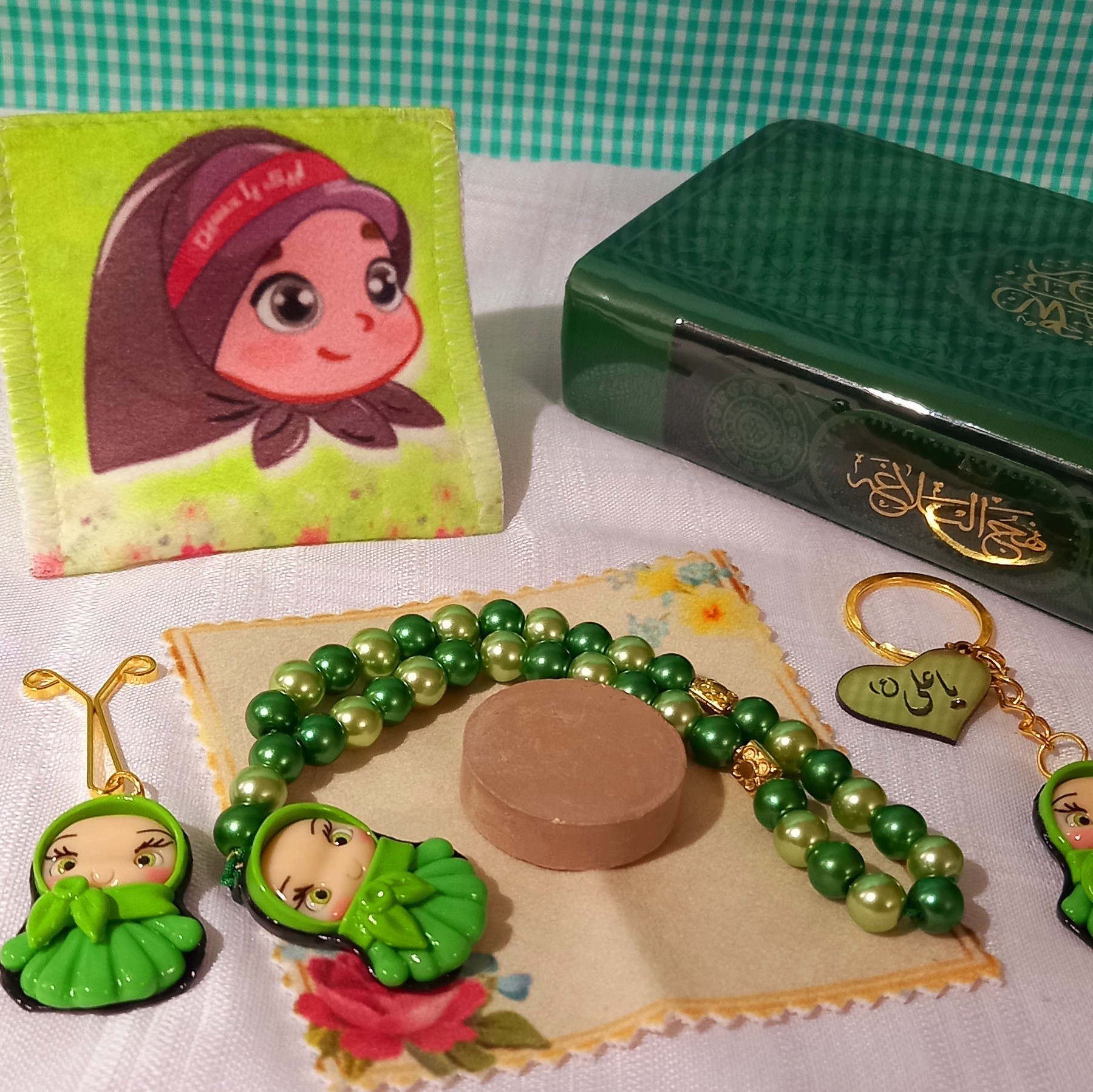 ست جانماز و تسبیح و گیره روسری و جاکلیدی 