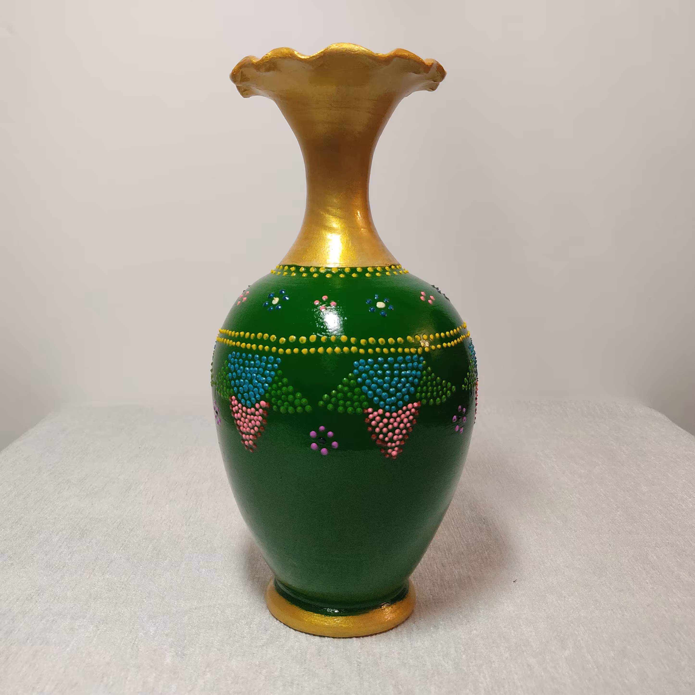 گلدان سفالی لبه دالبری 