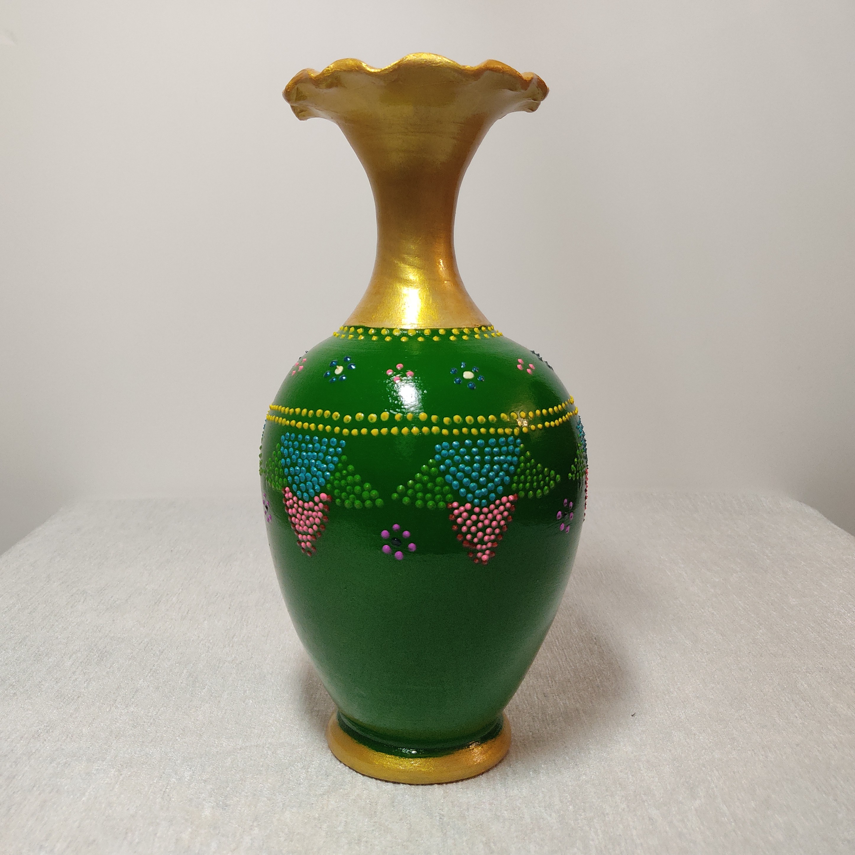 گلدان سفالی لبه دالبری 