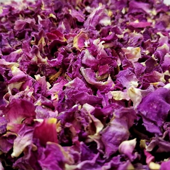 پر گل محمدی خشک مرغوب و تمیز محصول کاشان(با بسته بندی 55 گرم)