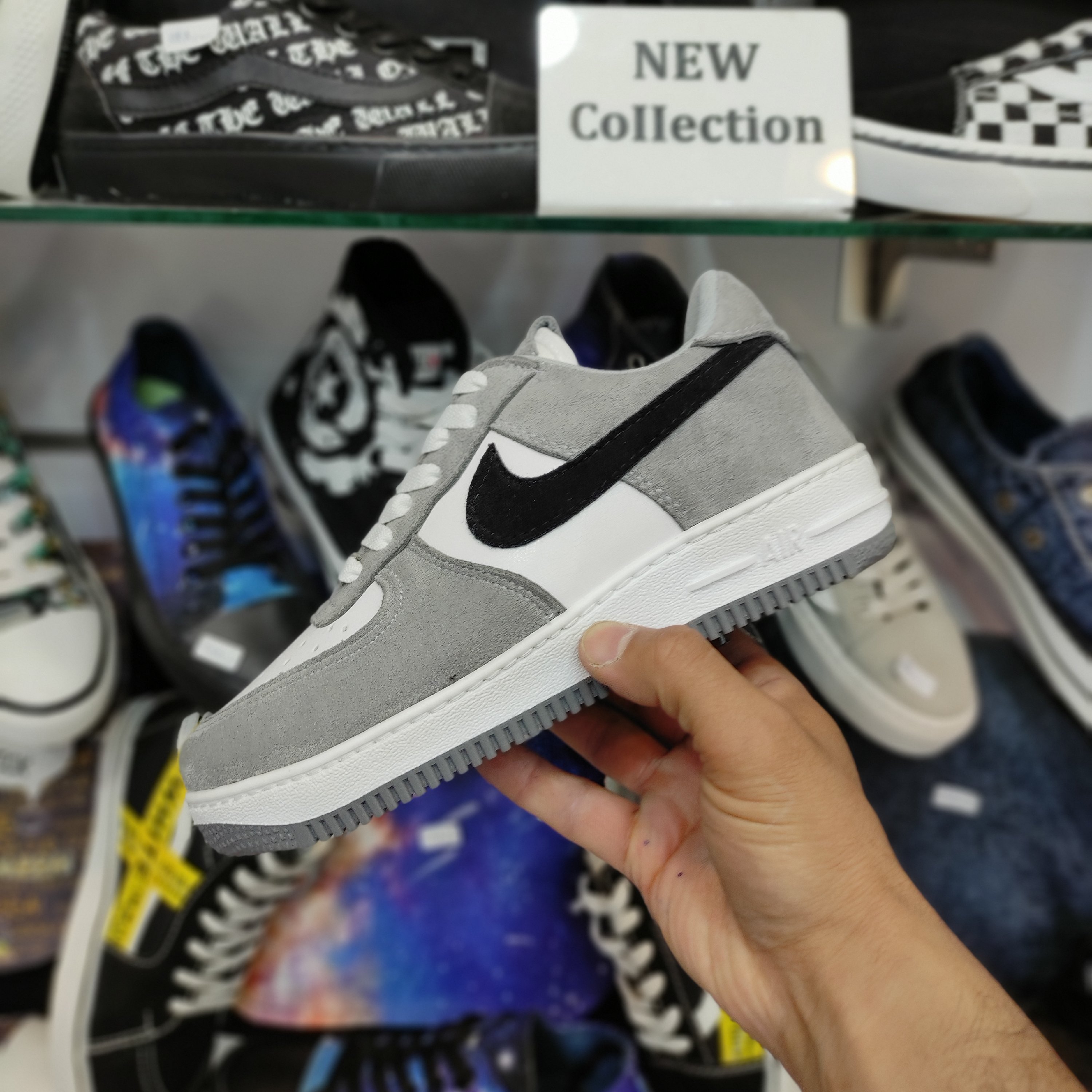 ایرفورس1 ساق کوتاه سفید طوسی تیک مشکی 