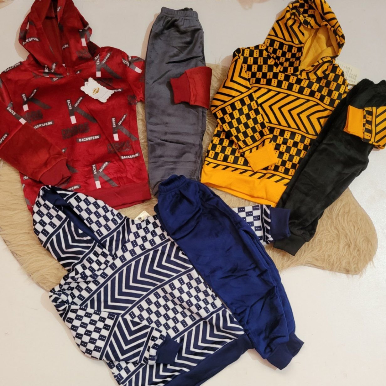 بلوز شلوار پسرانه سایز 14تا16 متناسب با35تا45 ایرانی در دوطرح 