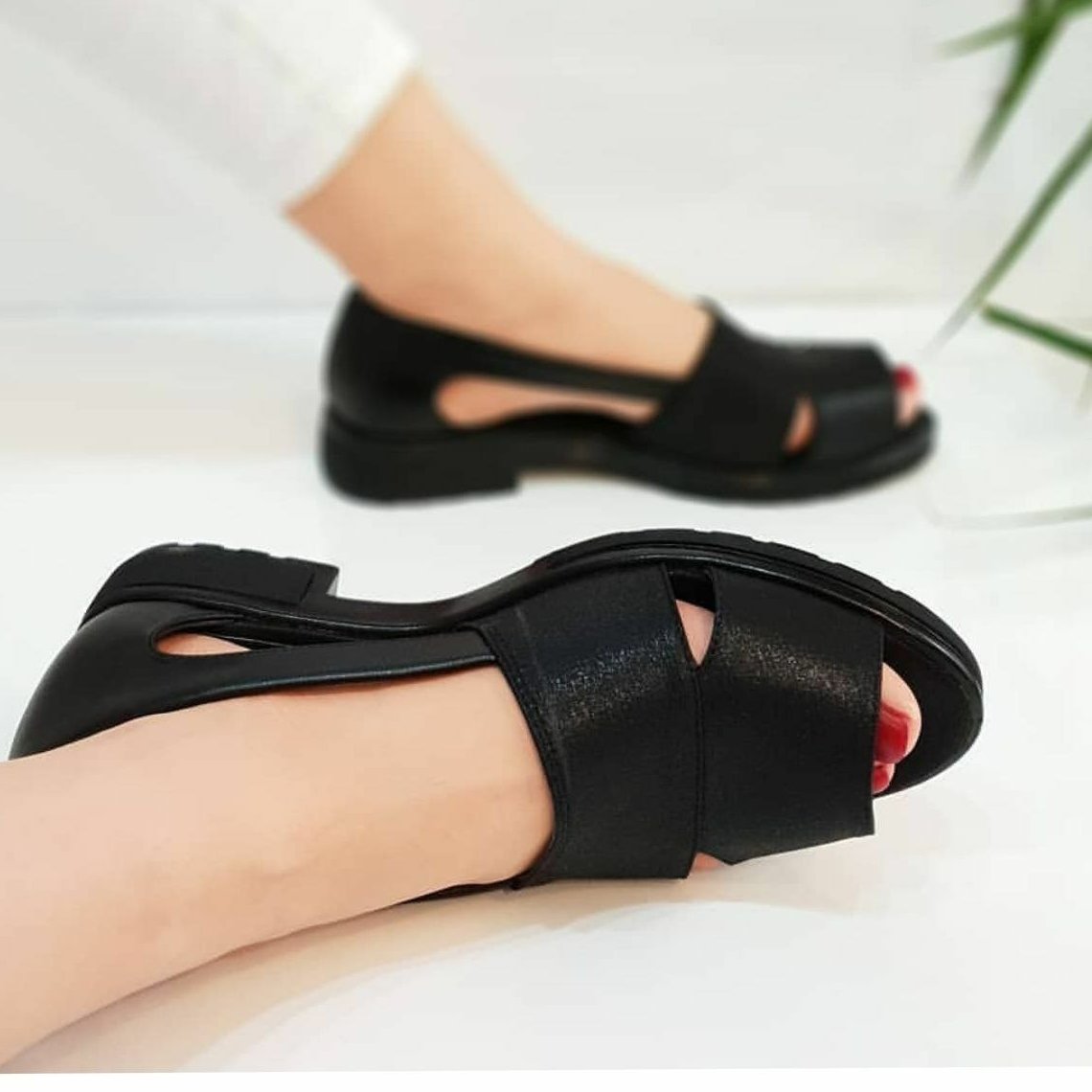 صندل جدید
بسیار شیک خوشپا راحت
طلایی نقره ای مشکی
سایز 37تا40