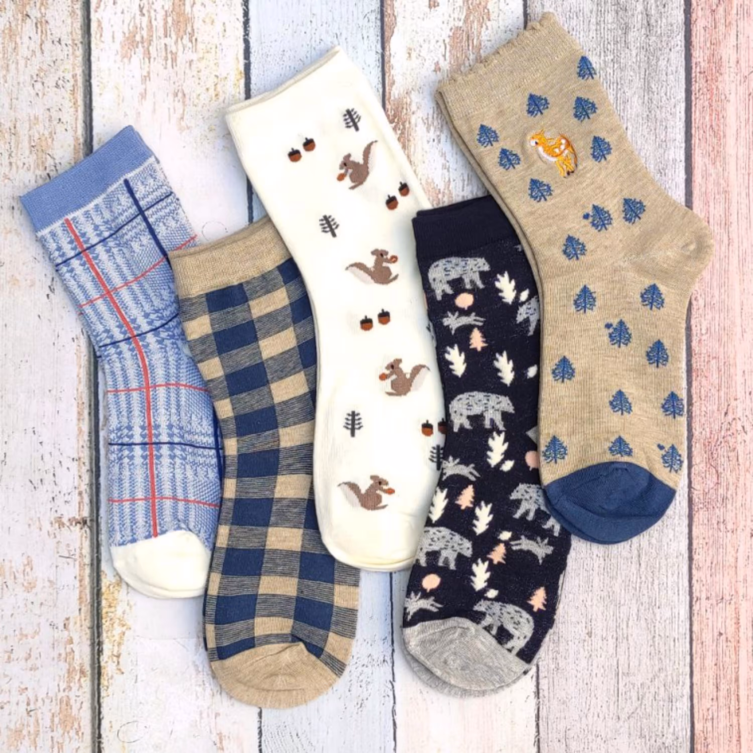 جوراب ساقدار طرح اهو گلدوزی شده   مدل گلدوزی شده تمام شده