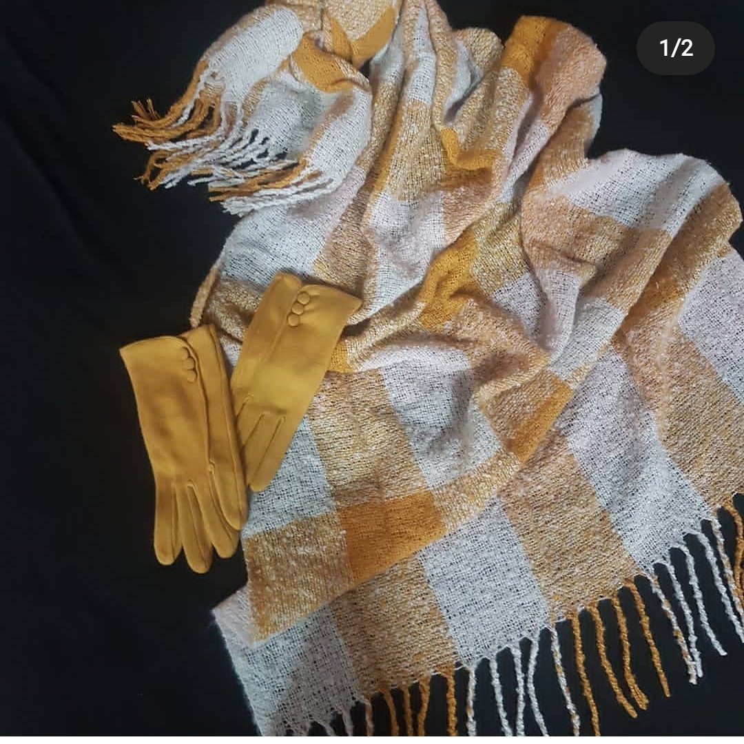 ست شال و دستکش زرد