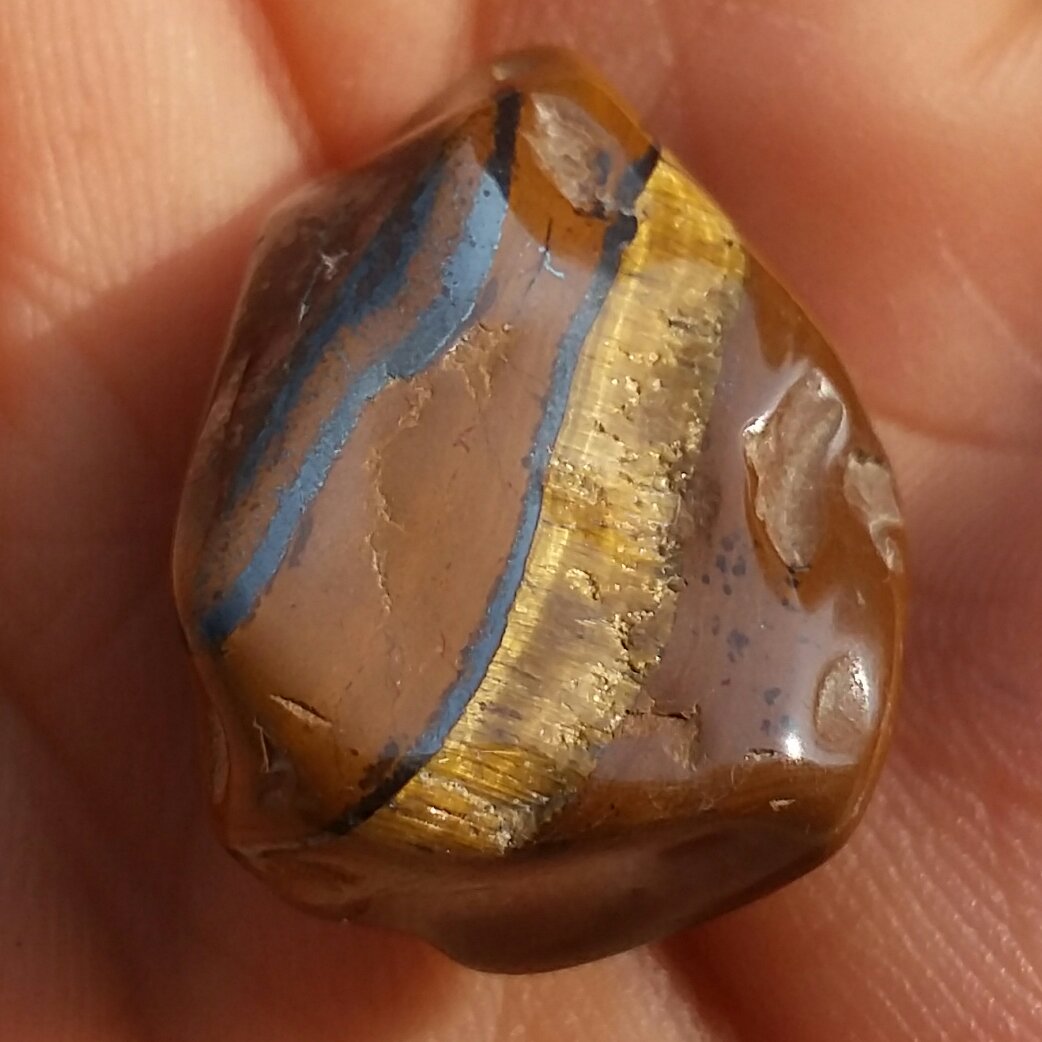 سنگ راف تمام پولیش شده چشم ببر پاکستان صد در صد طبیعی شااهکار خلقت
تصویر از دو طرف نمونه