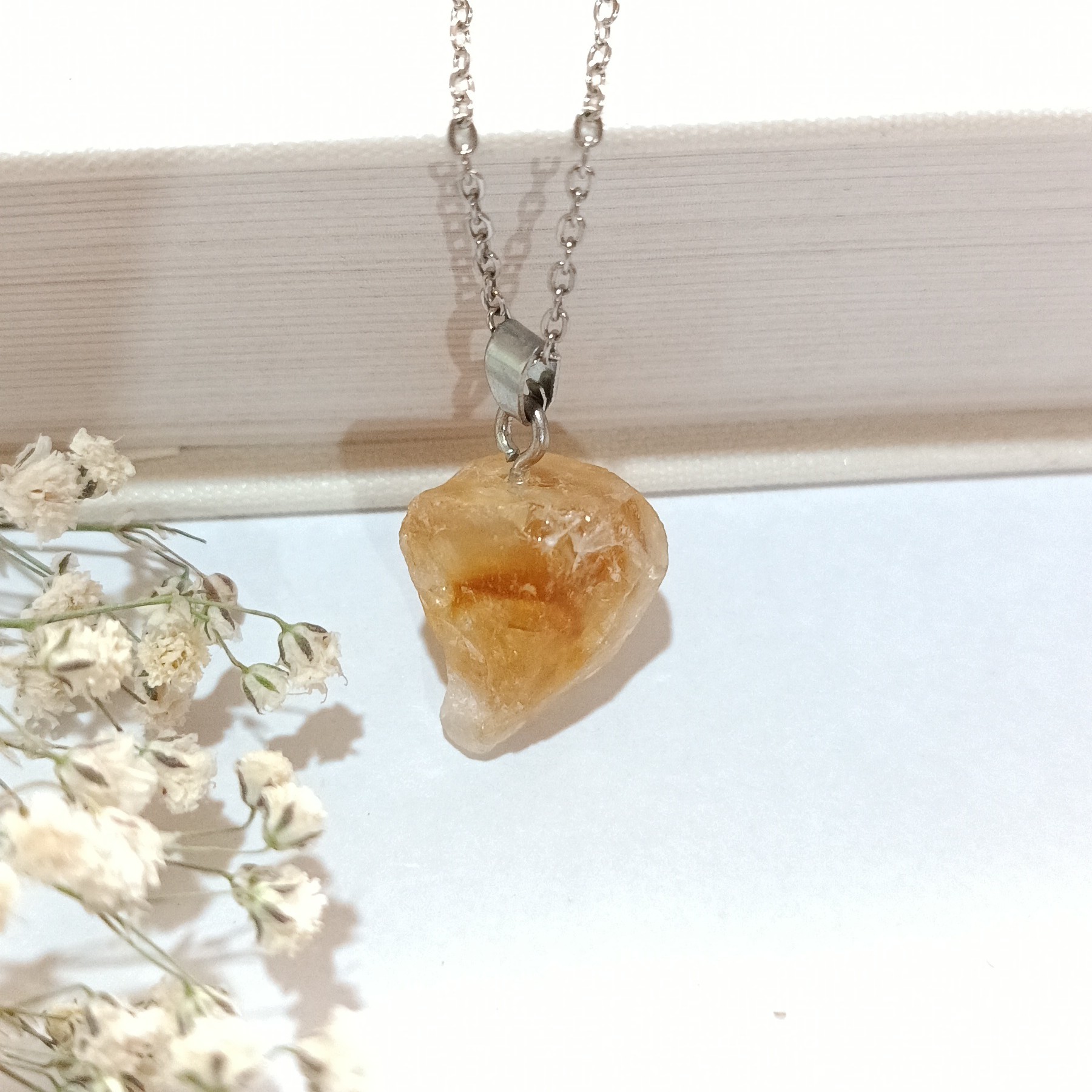 گردنبند سنگ سیترین اصل کد 07 با کیفیت درجه یک به همراه زنجیر استیل