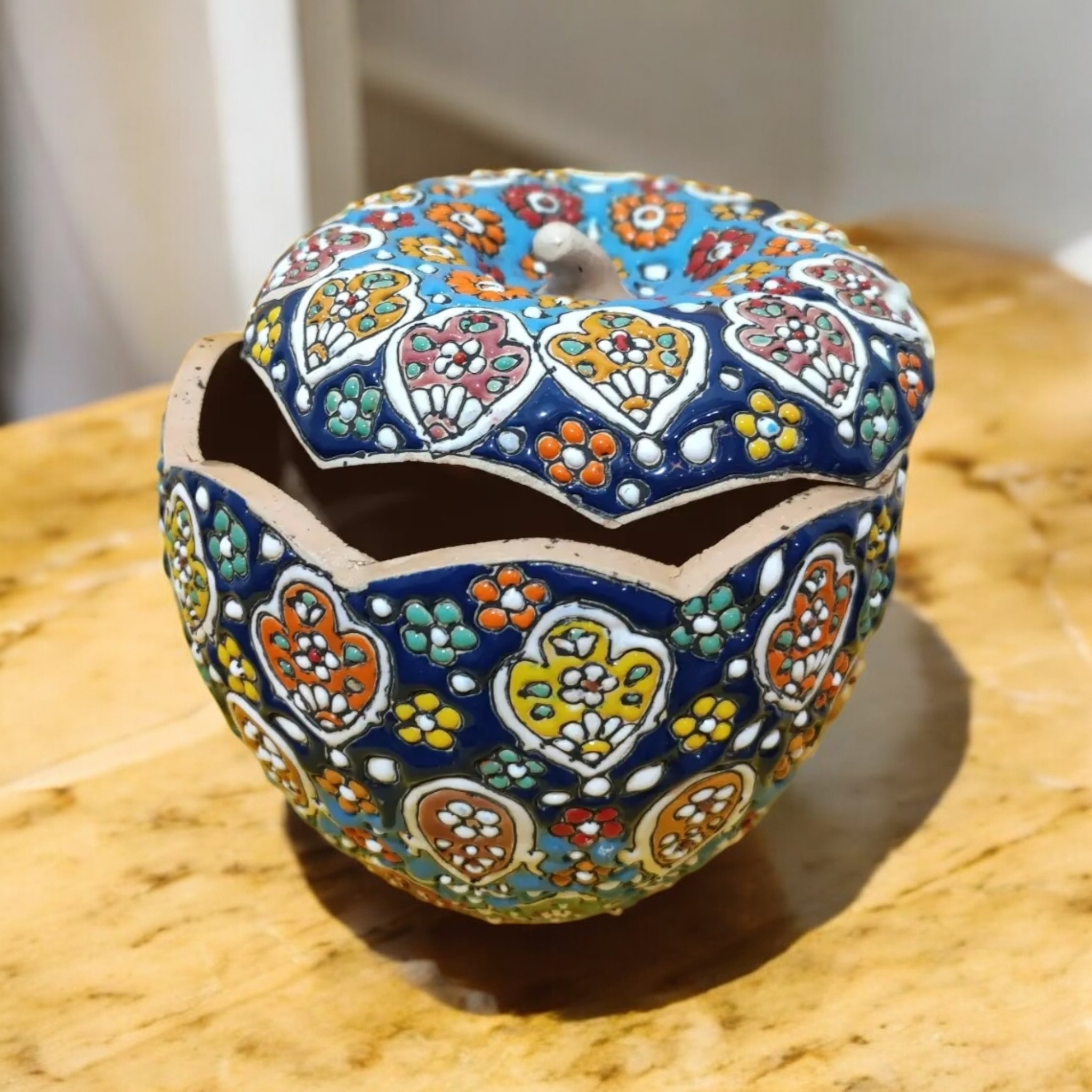 شکلات خوری مدل سیب طرح میناکاری
