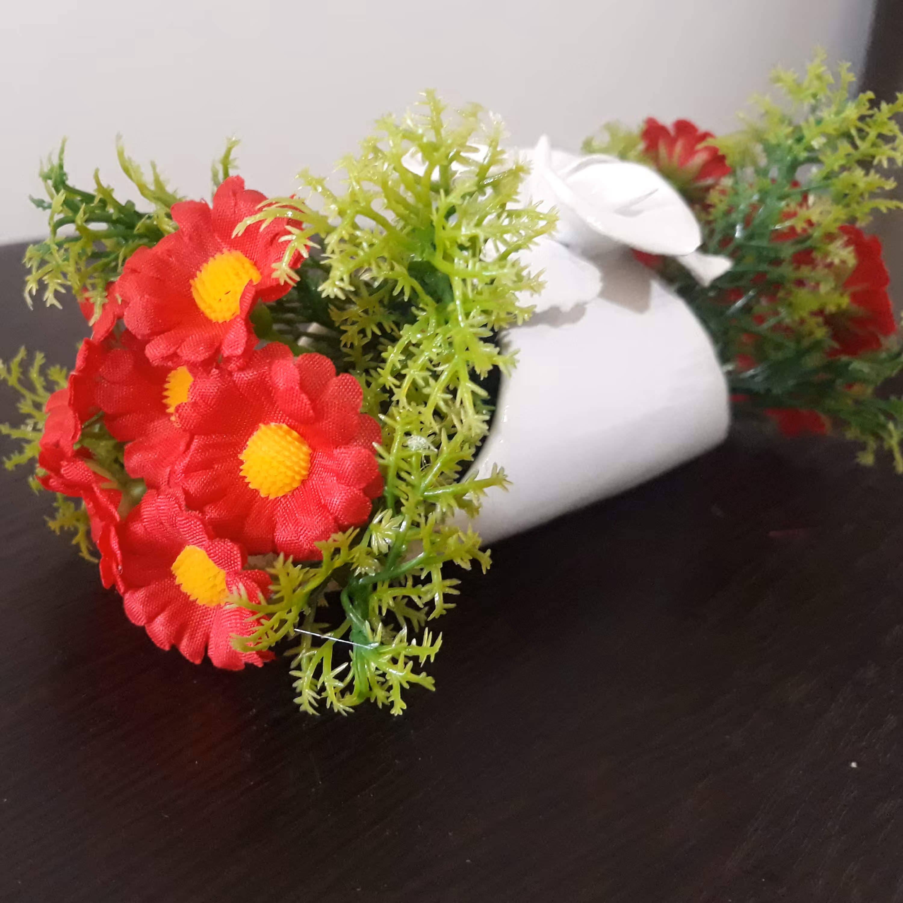 گل و گلدان استوانه ای مینیاتوری