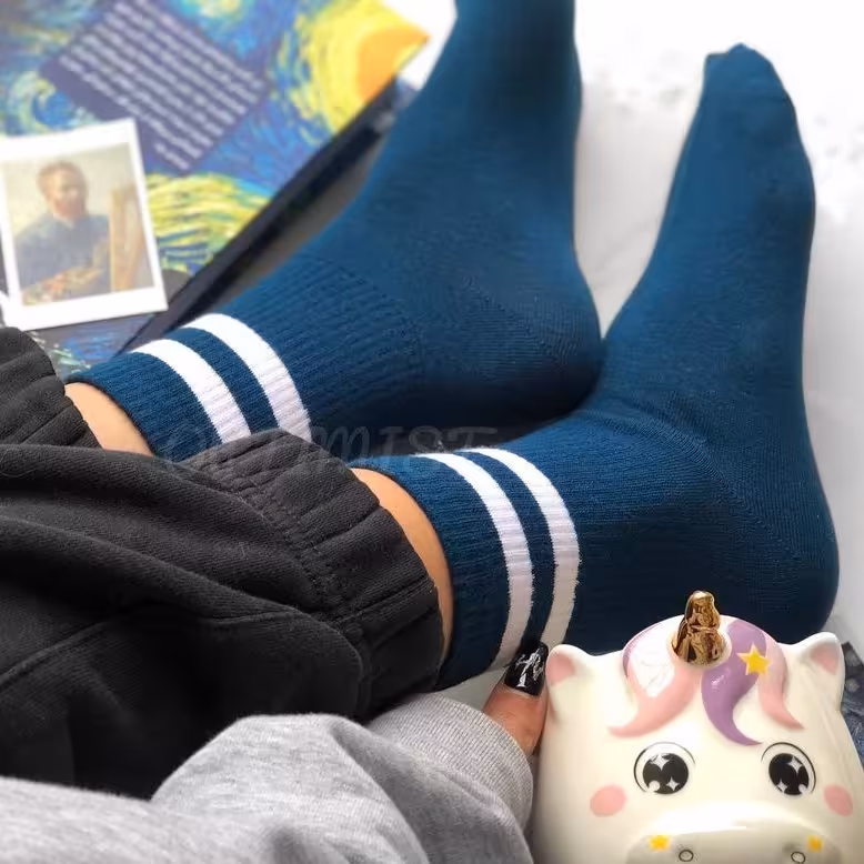 جوراب دوخط زمینه نفتی نیم ساق نخ پنبه