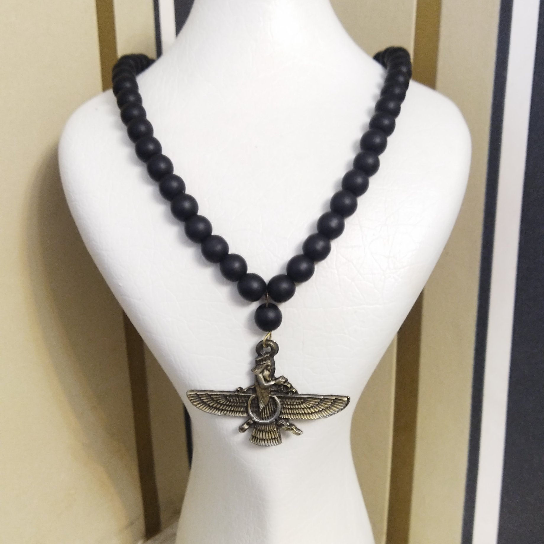 گردنبند اونیکس نشان فروهر 