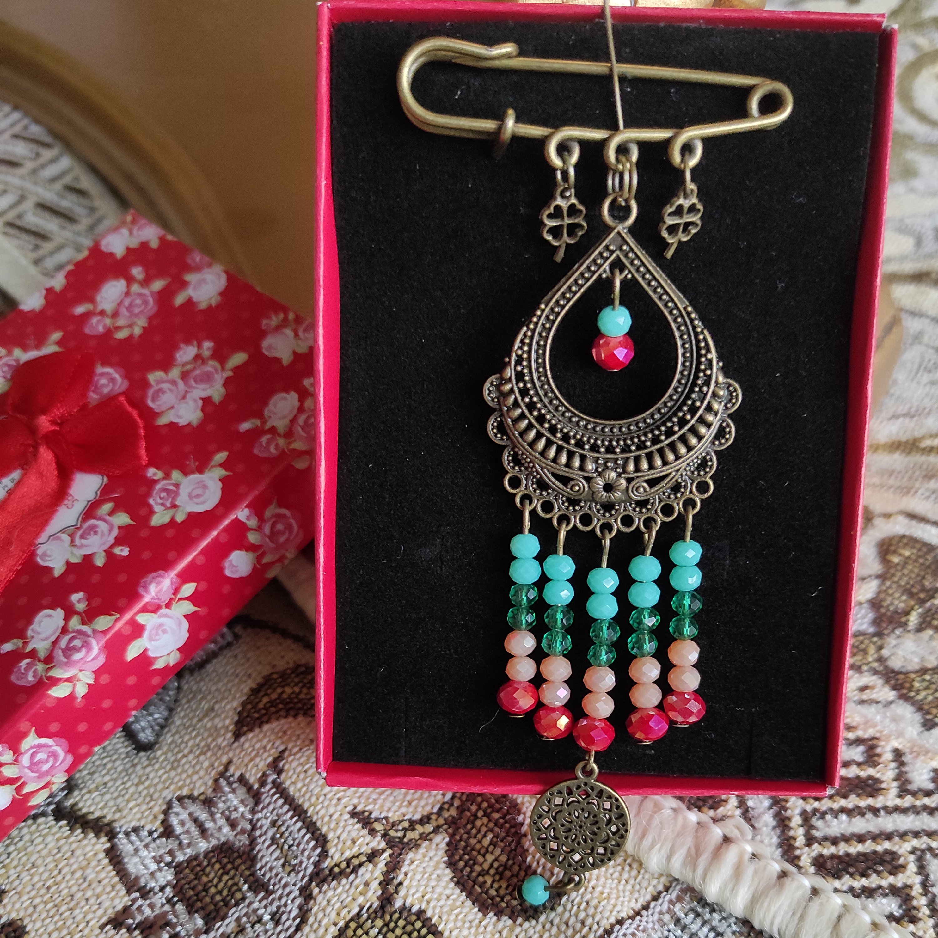 سنجاق آویزدار طرح سنتی