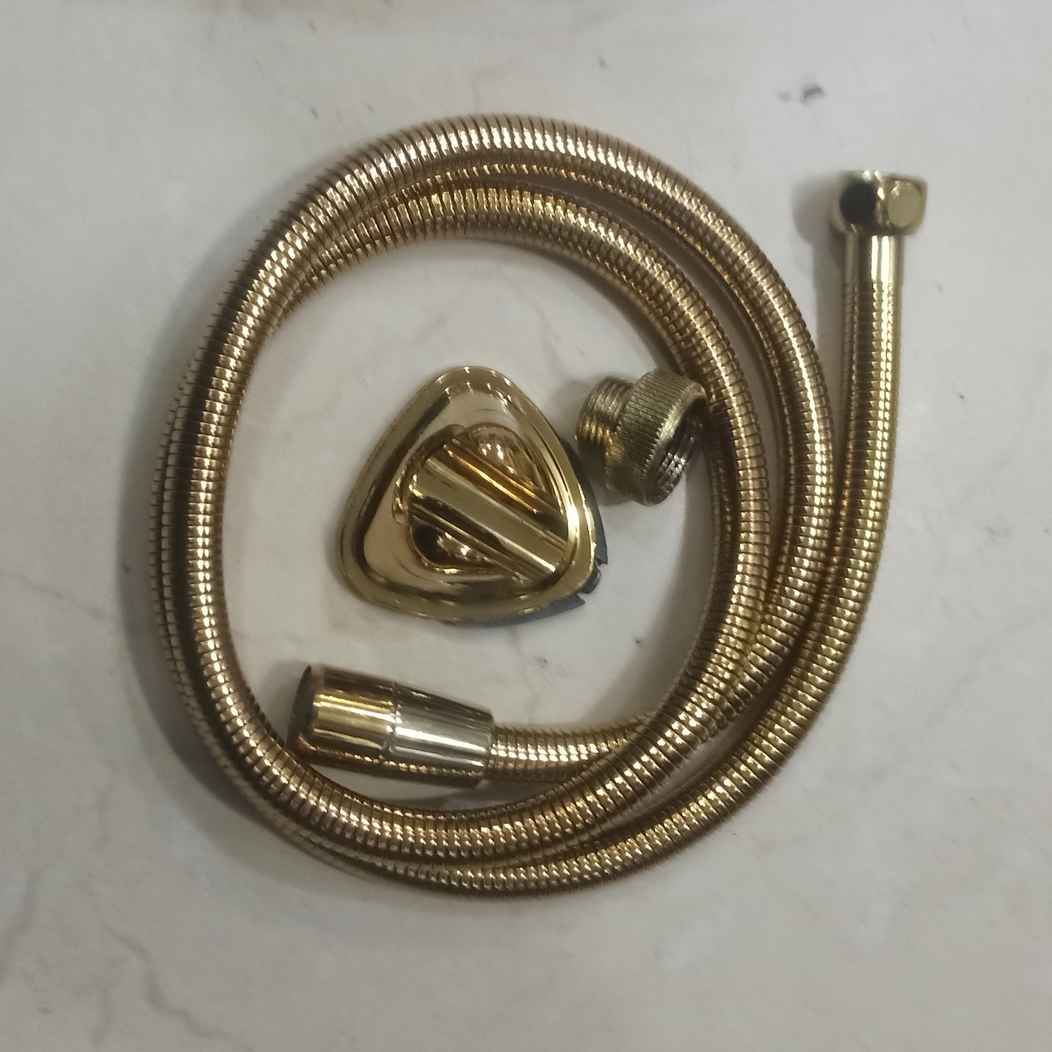 شلنگ توالت افتابه طلایی