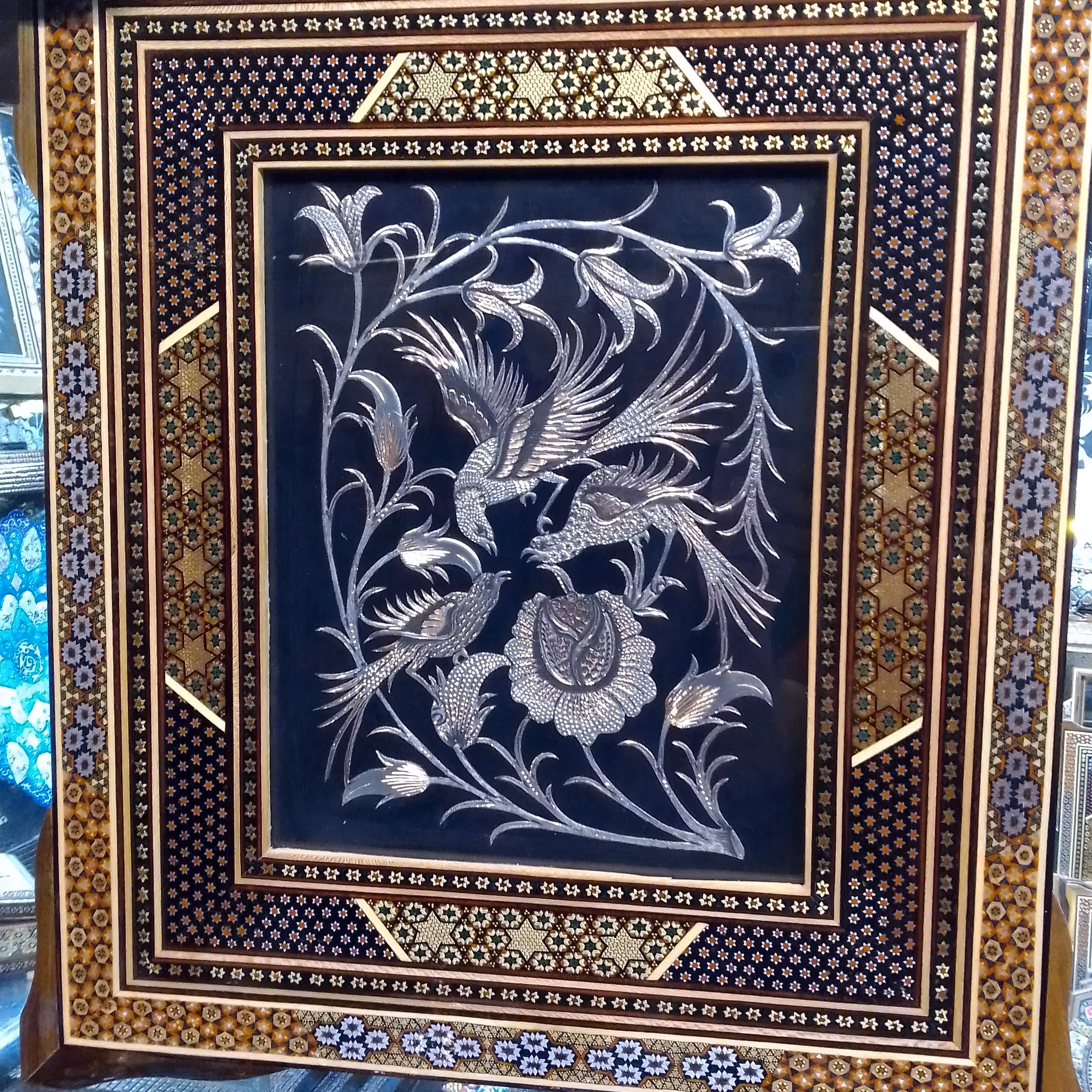 قاب خاتم  درجه یک در سانتی با پلاک قلمزنی سایز  اثر استاد قادریان  