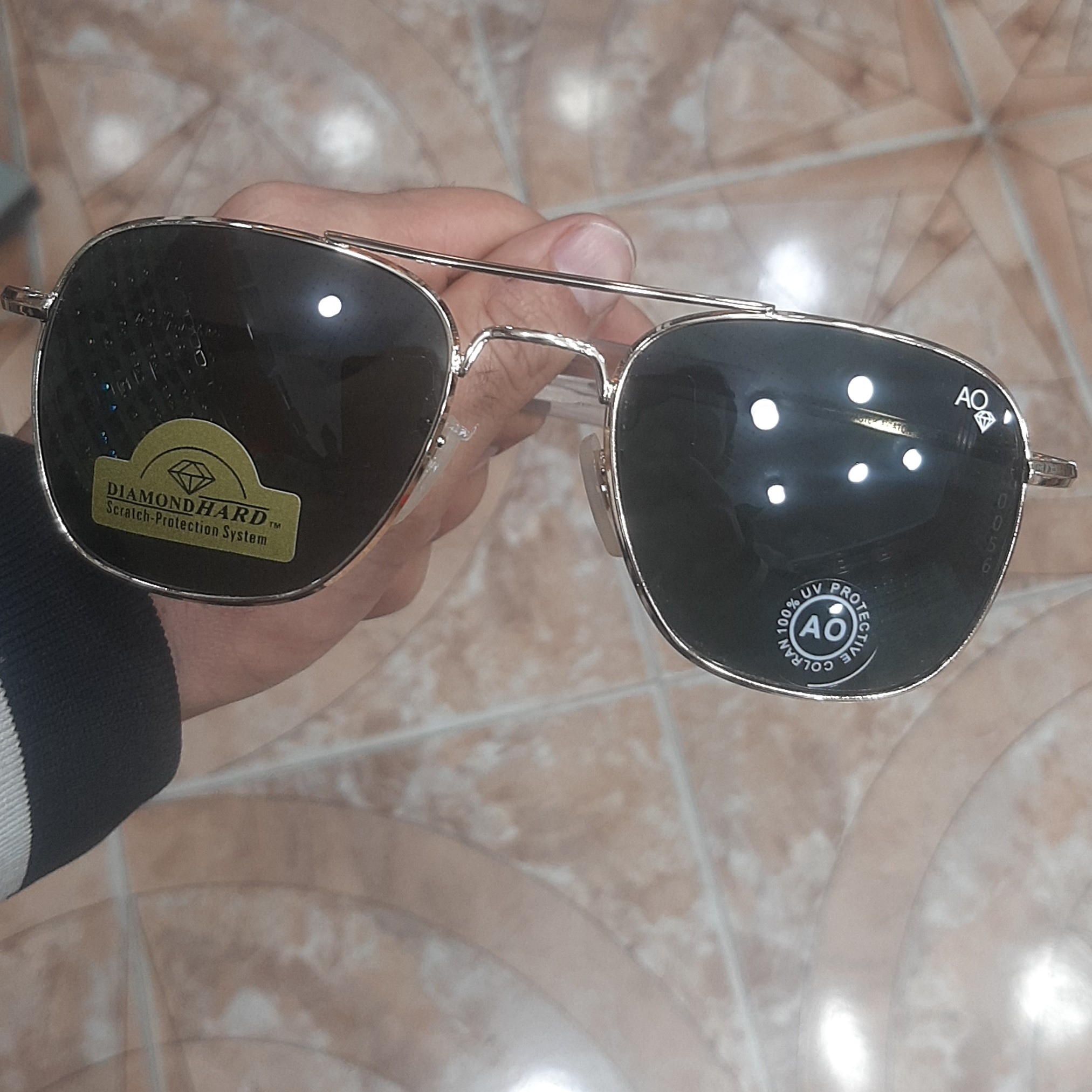 عینک آفتابی ao شیشه سنگ خلبانی مناسب خانمها و آقایان در سایز 54 و 56 