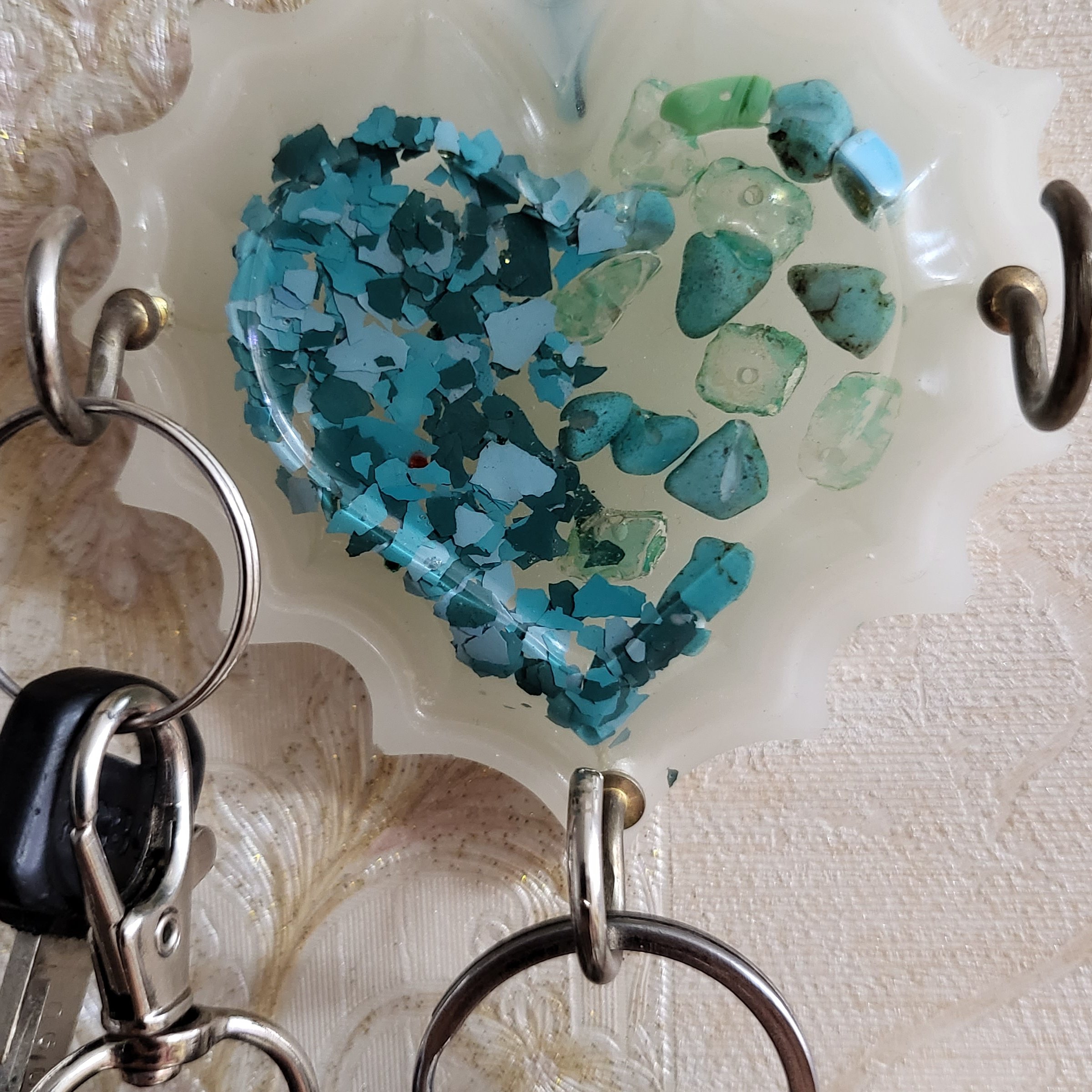 جاکلیدی آویز دیوارکوب مناسب سبک و شیک وزن سبک ولی تحمل کننده سه سا جاکلیدی و داره 