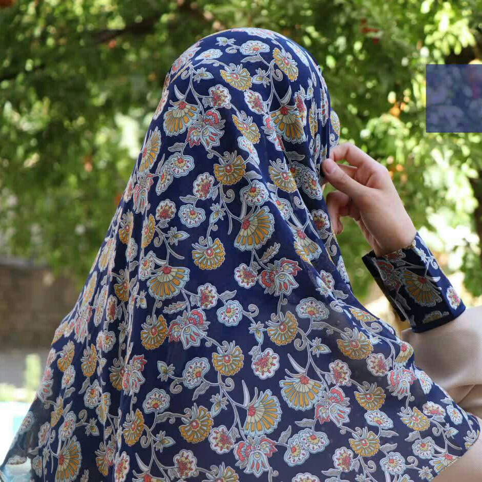 ست روسری و ساق سورمه گلدار