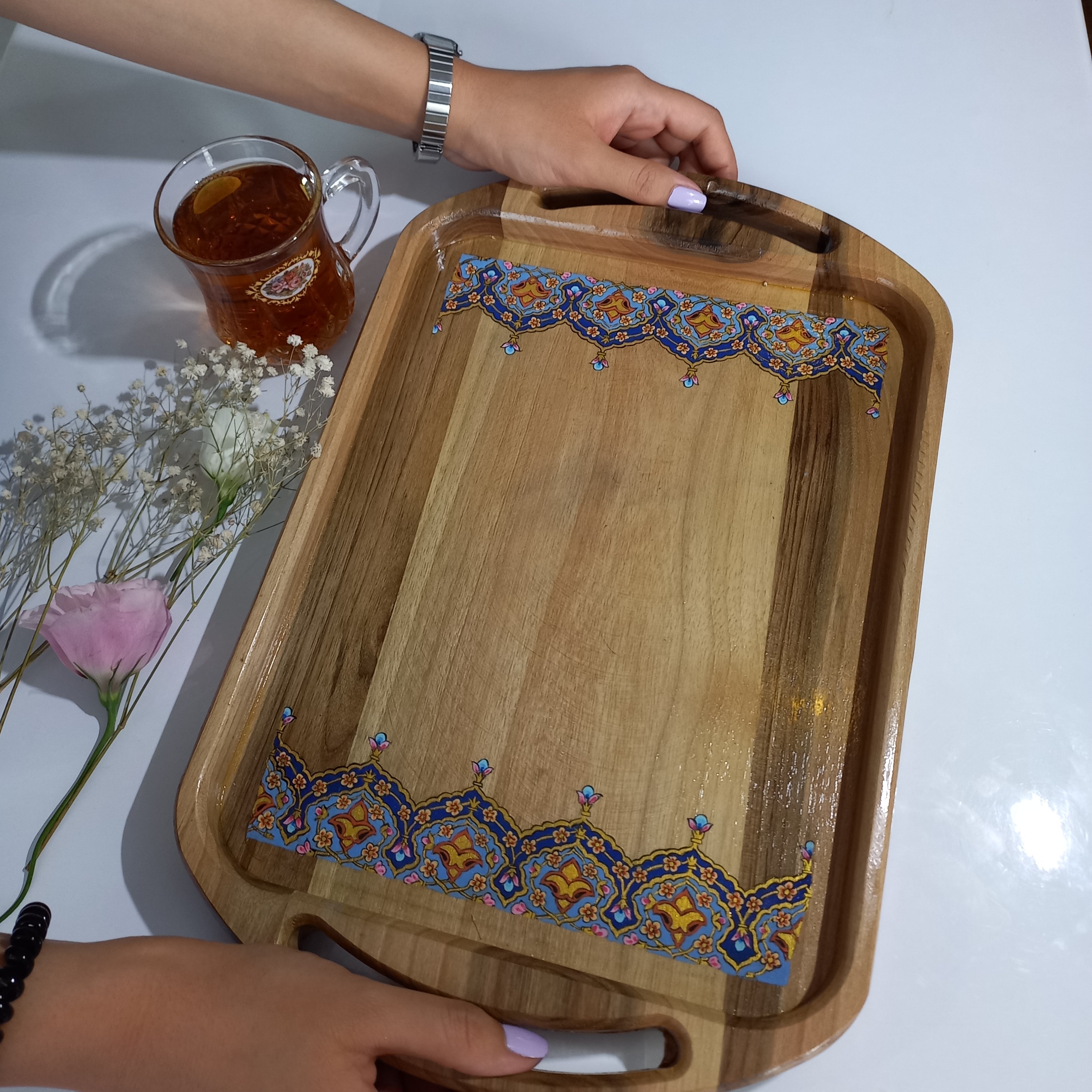 سینی چوبی دسته دار آراسته به نقوش تذهیب