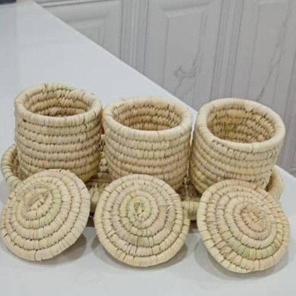 ظرف خشکبارحصیری حاوی سه عددظرف درب دارویک سینی