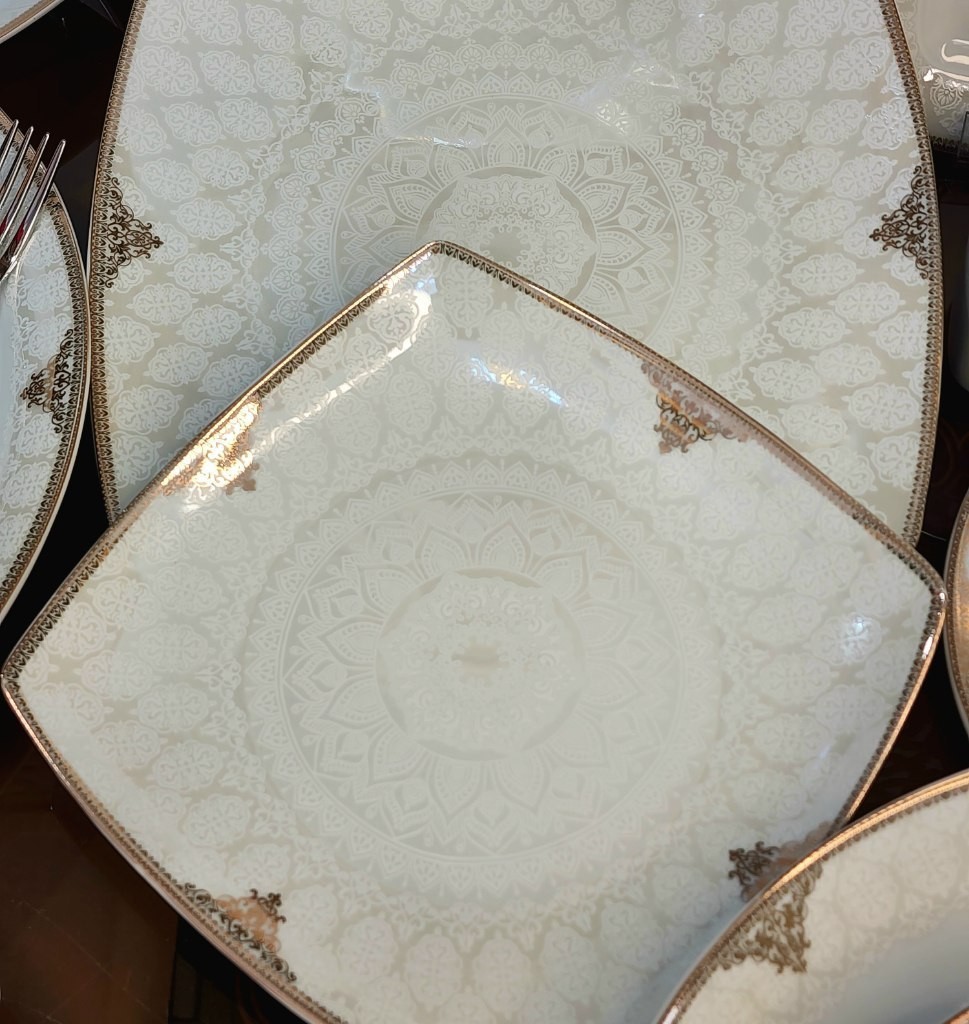 چینی پردیس طرح مانیسا طلایی